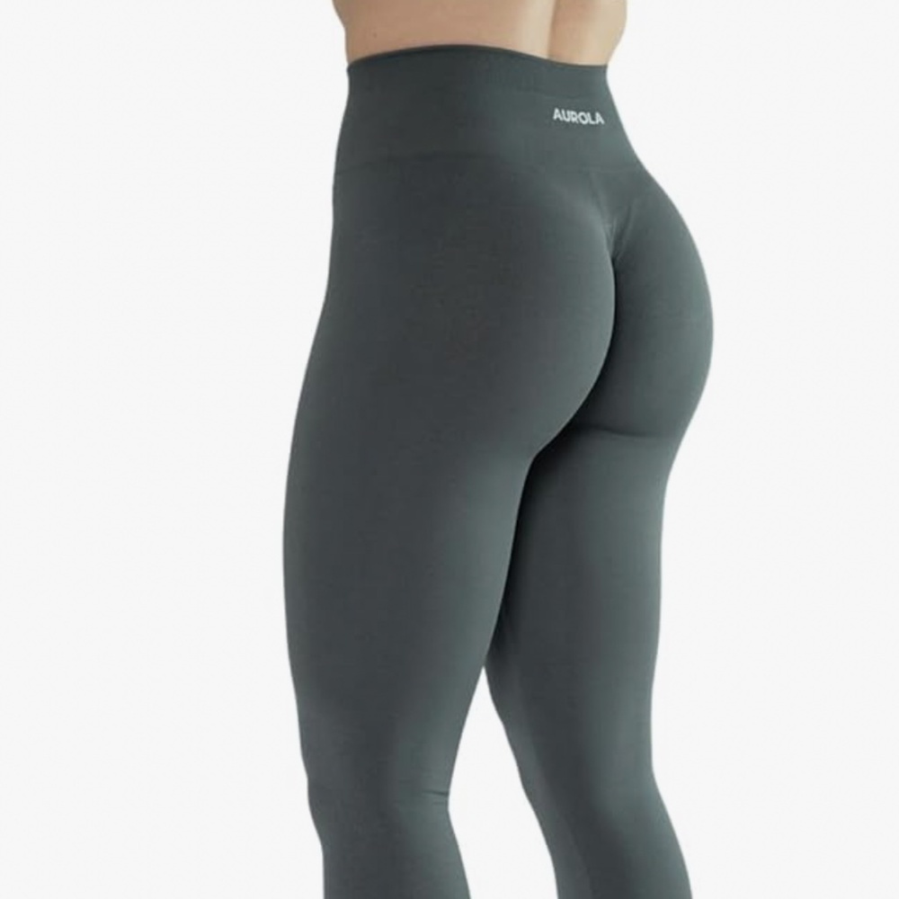 aurola gray scrunch leggings size M